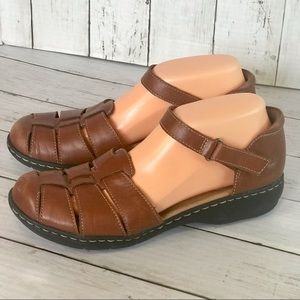 Clarks Women's Leisa Wave Fisherman Sandal